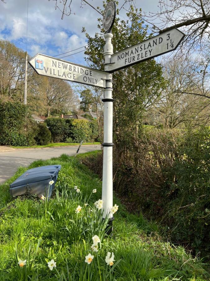 Newbridge  New Forest Hideaway- Self Catering Accommodation מראה חיצוני תמונה
