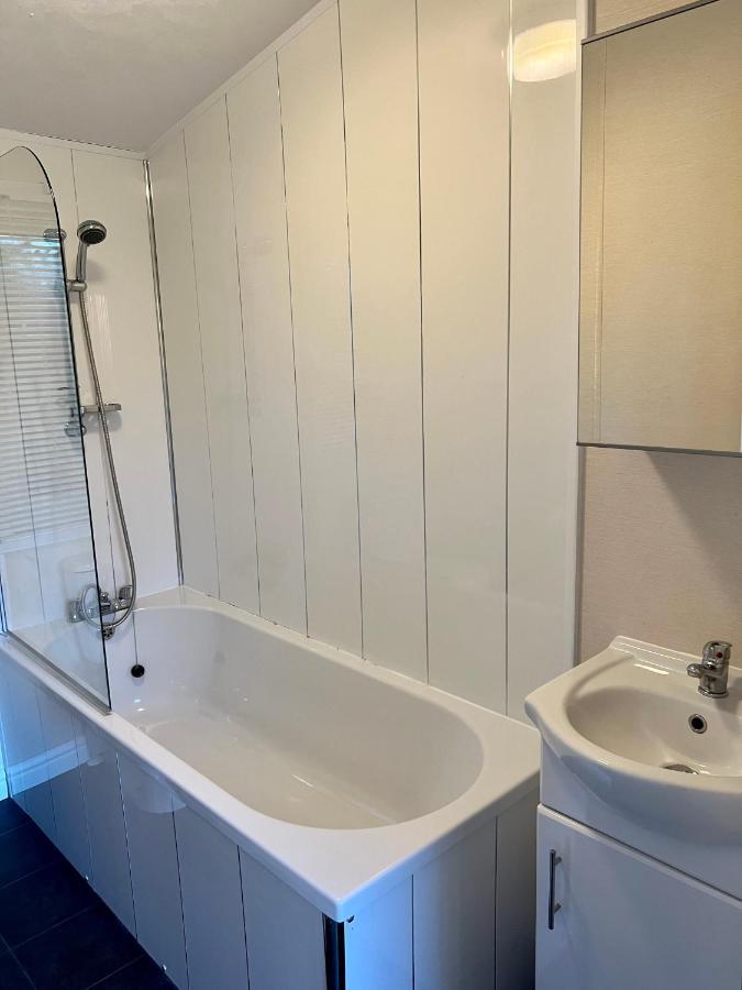 Newbridge  New Forest Hideaway- Self Catering Accommodation מראה חיצוני תמונה